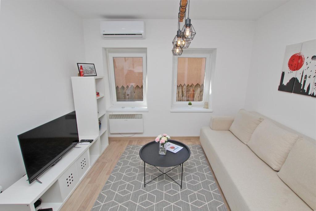 Morich Apartment In The Heart Of Old Town With Garden SJJ Extérieur photo