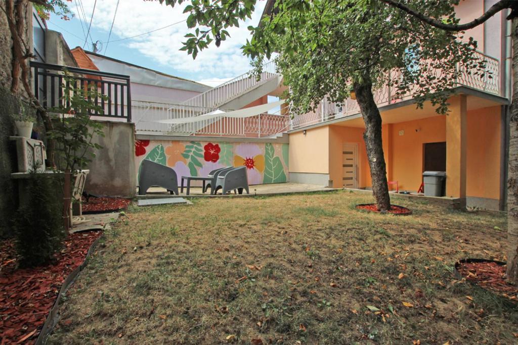 Morich Apartment In The Heart Of Old Town With Garden SJJ Extérieur photo